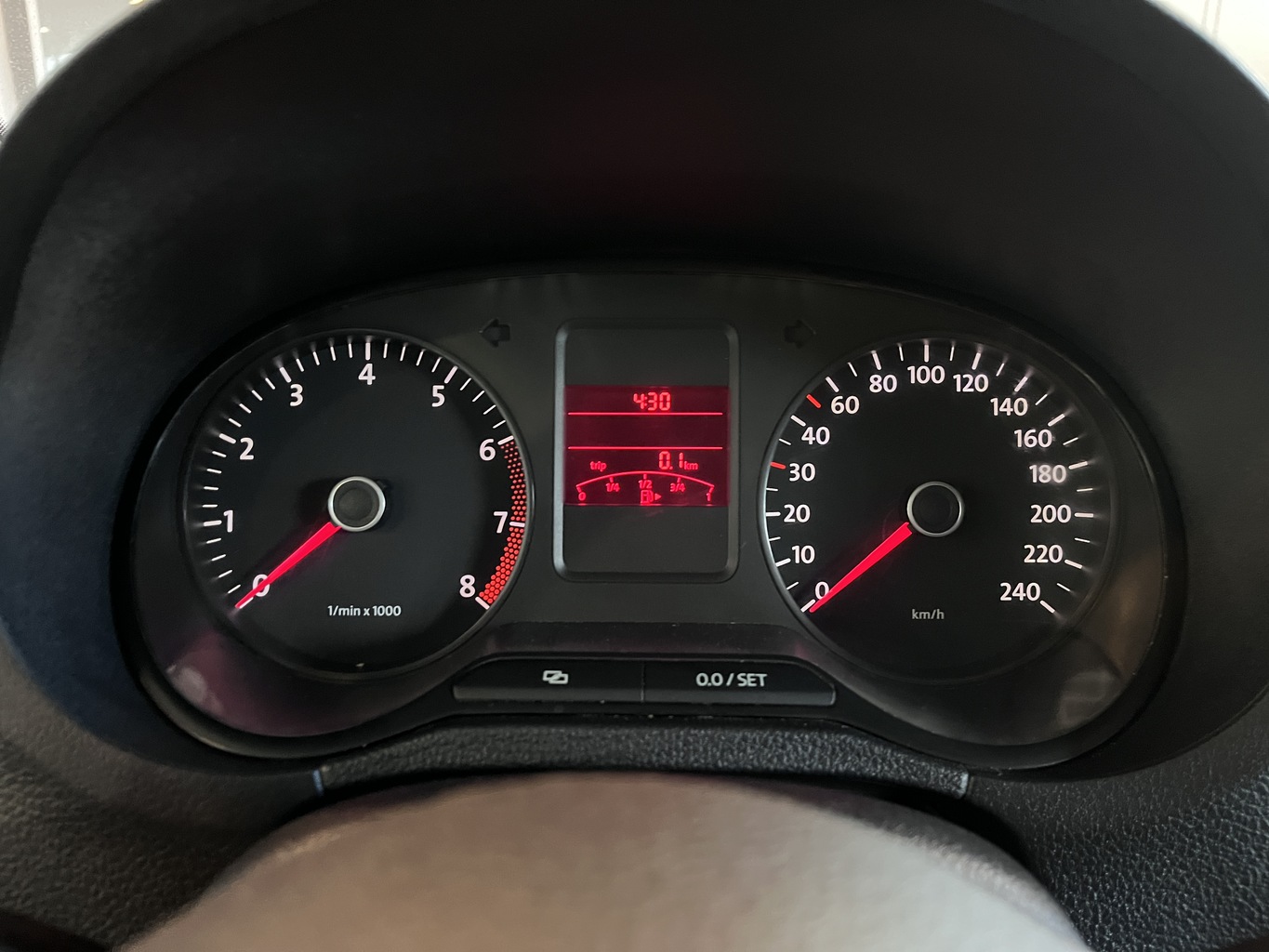 VOLKSWAGEN POLO