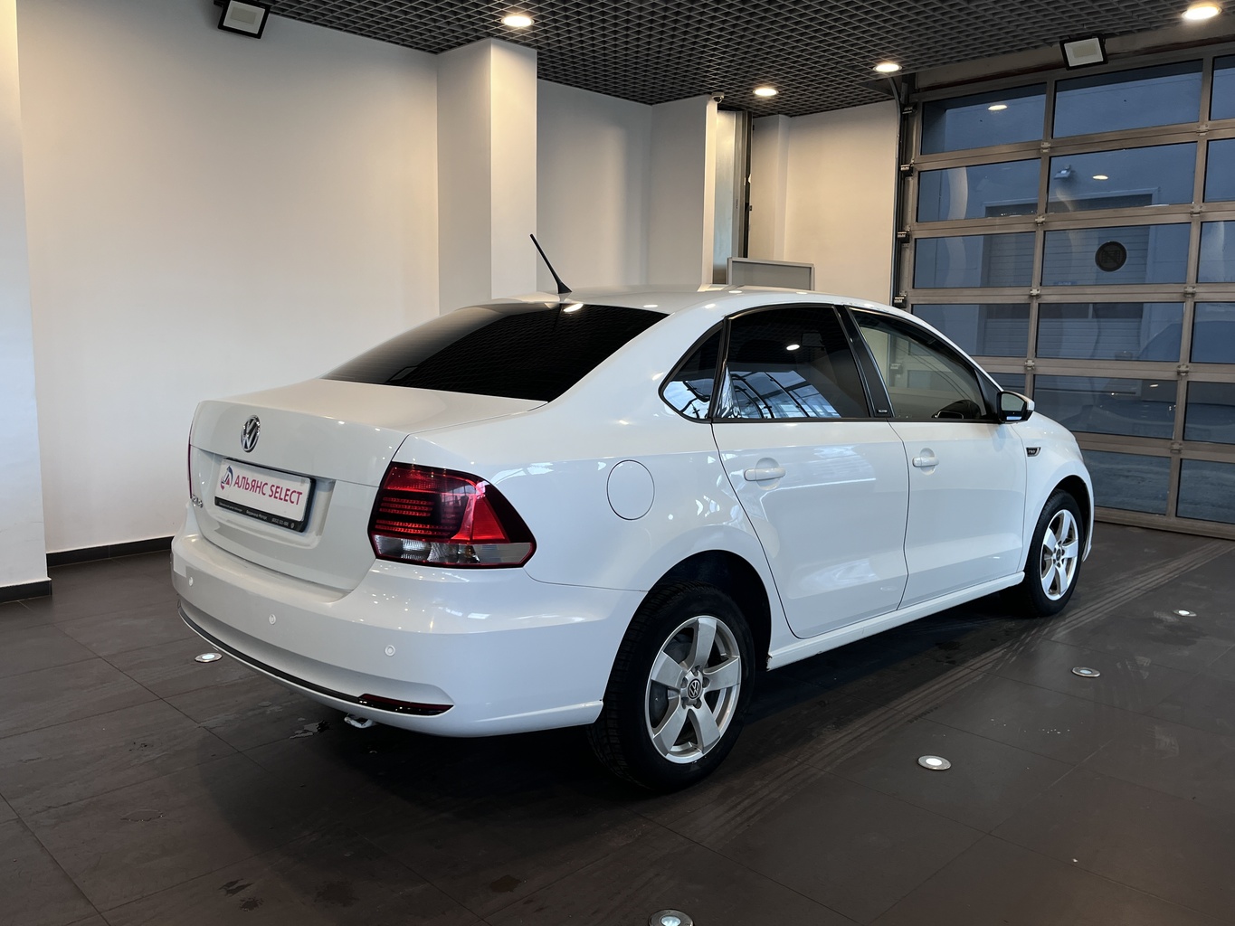 VOLKSWAGEN POLO