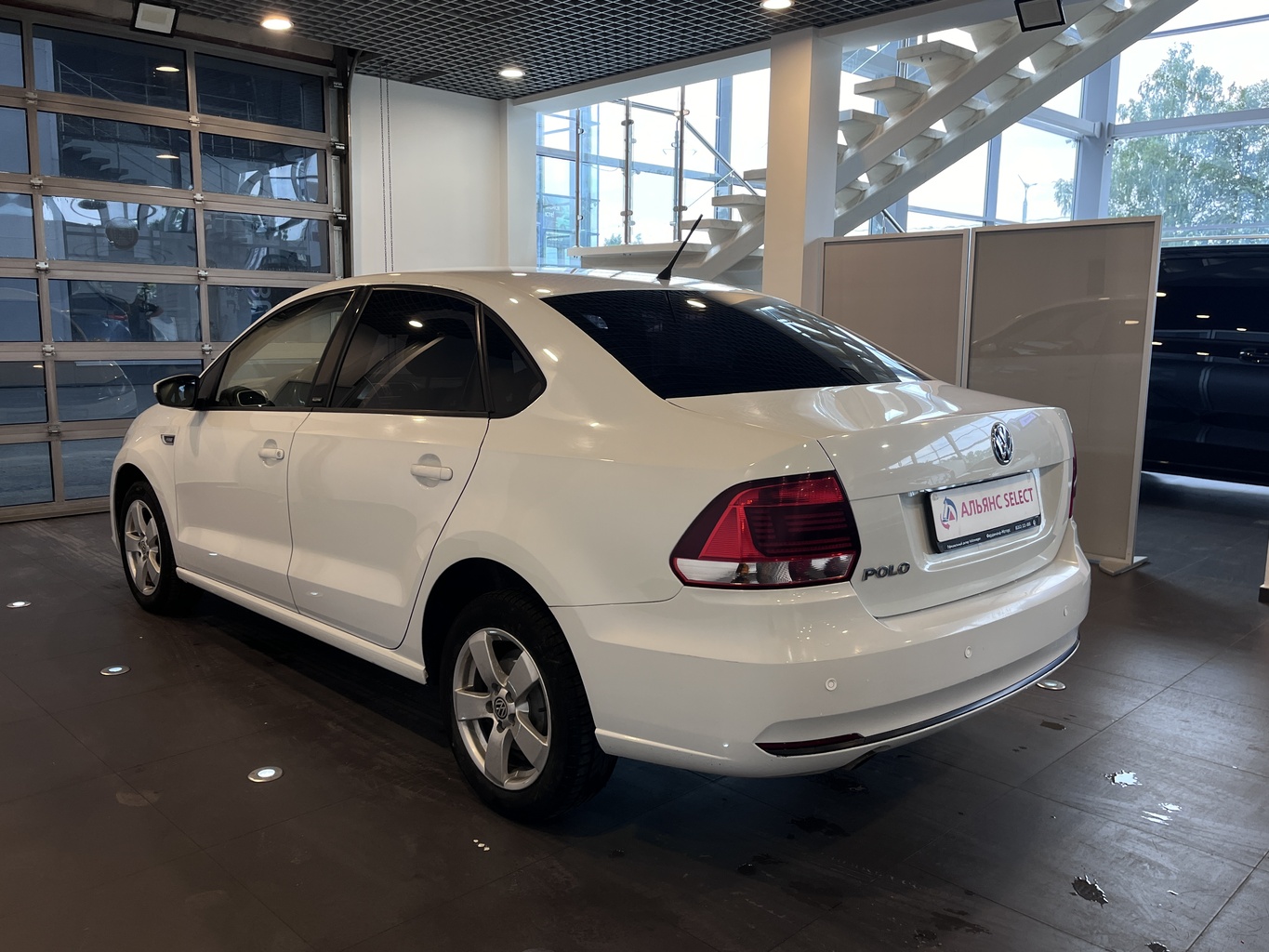 VOLKSWAGEN POLO