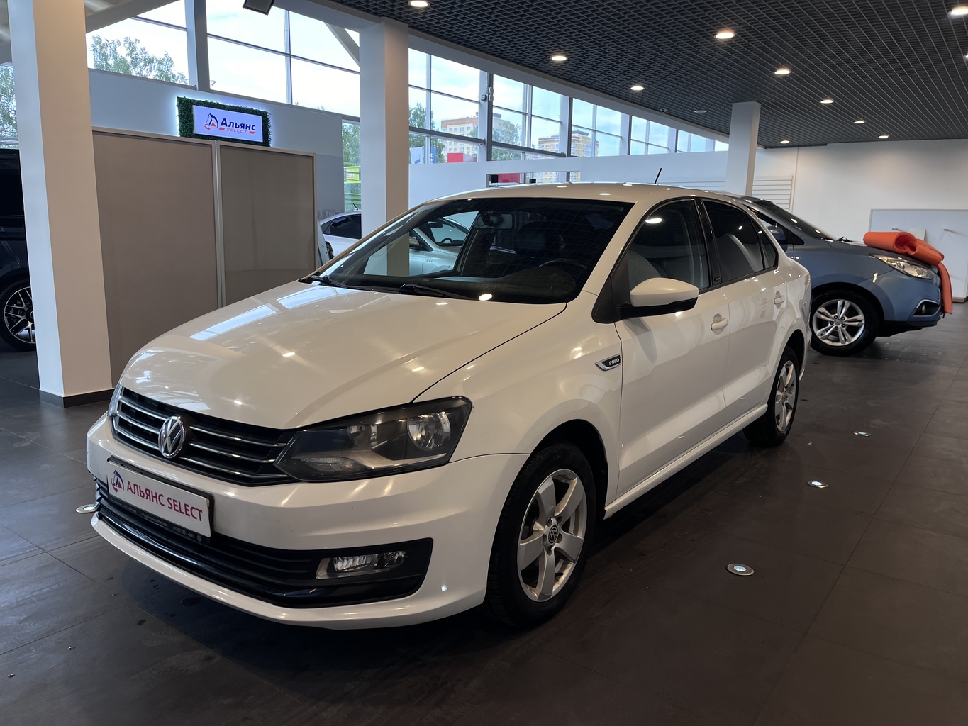 VOLKSWAGEN POLO