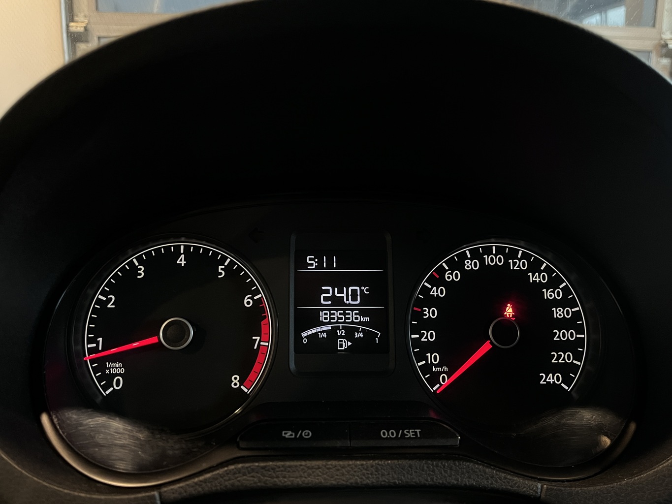 VOLKSWAGEN POLO