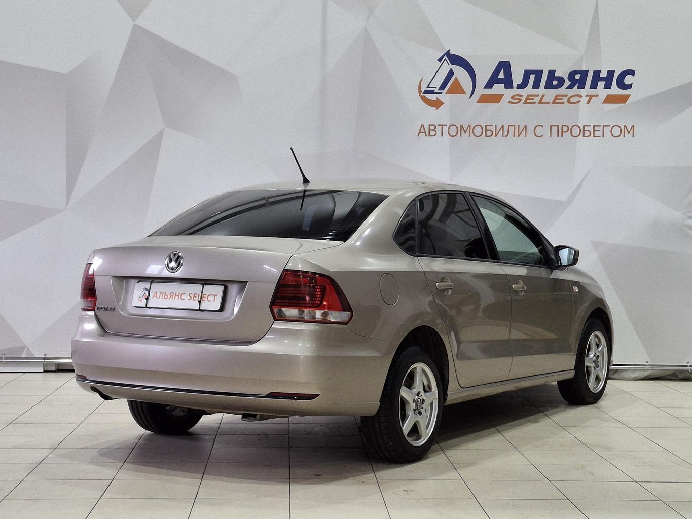 VOLKSWAGEN POLO