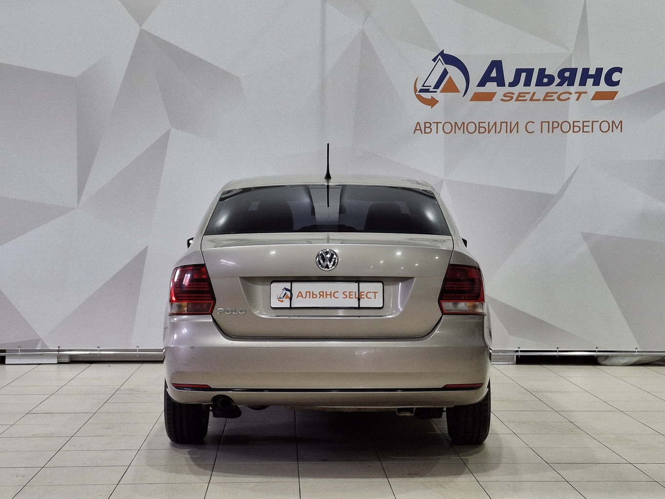 VOLKSWAGEN POLO