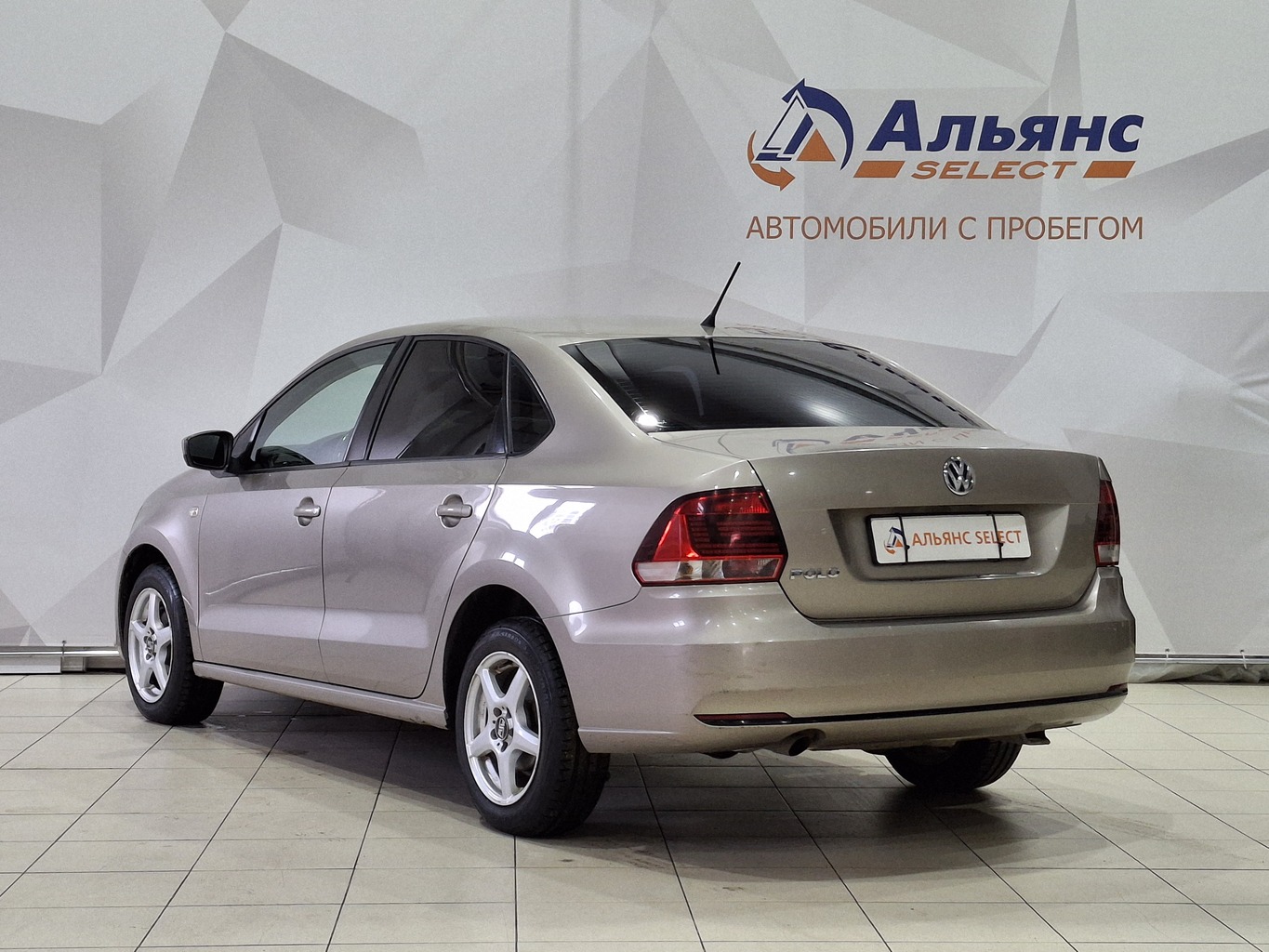 VOLKSWAGEN POLO