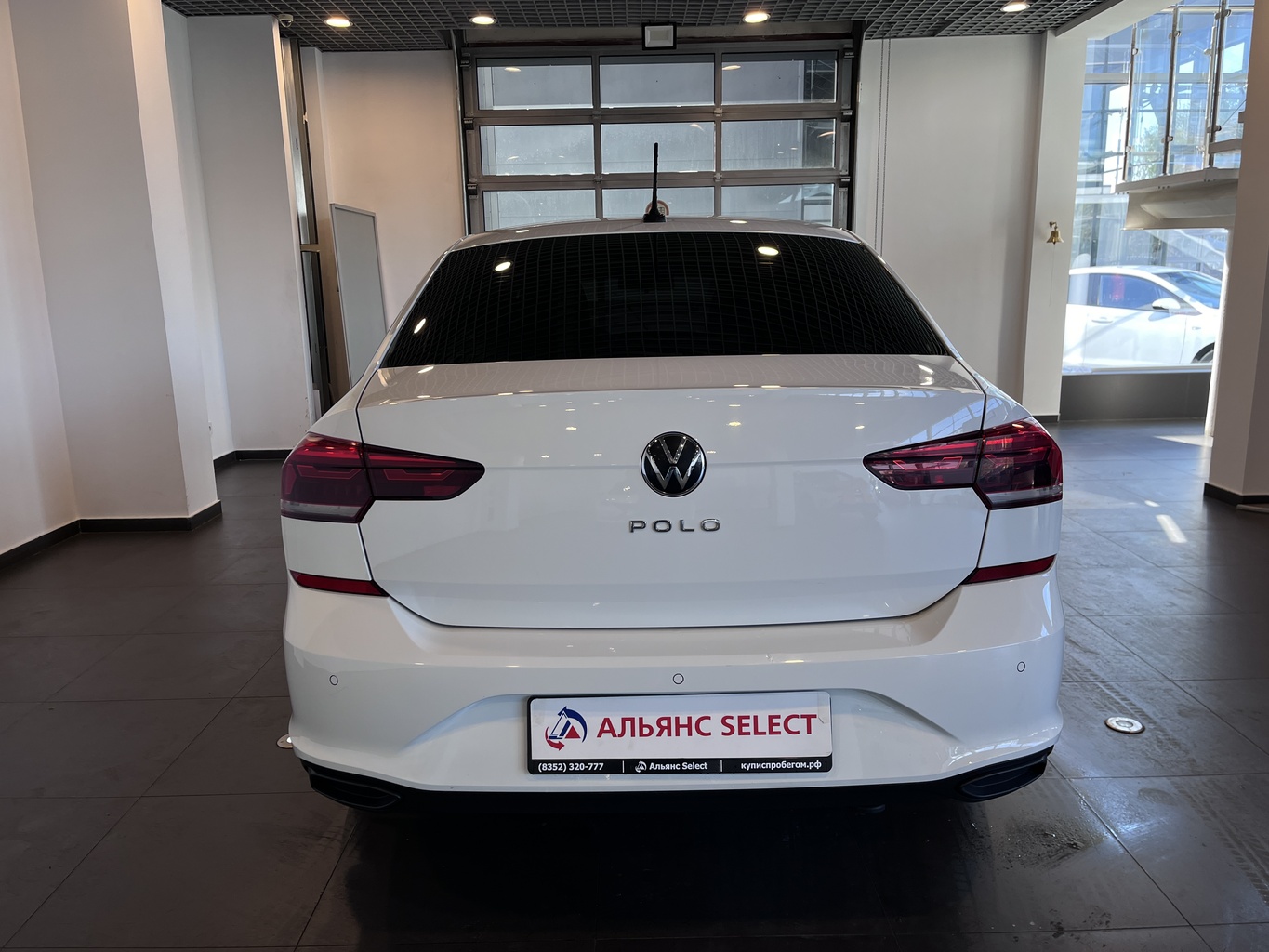 VOLKSWAGEN POLO