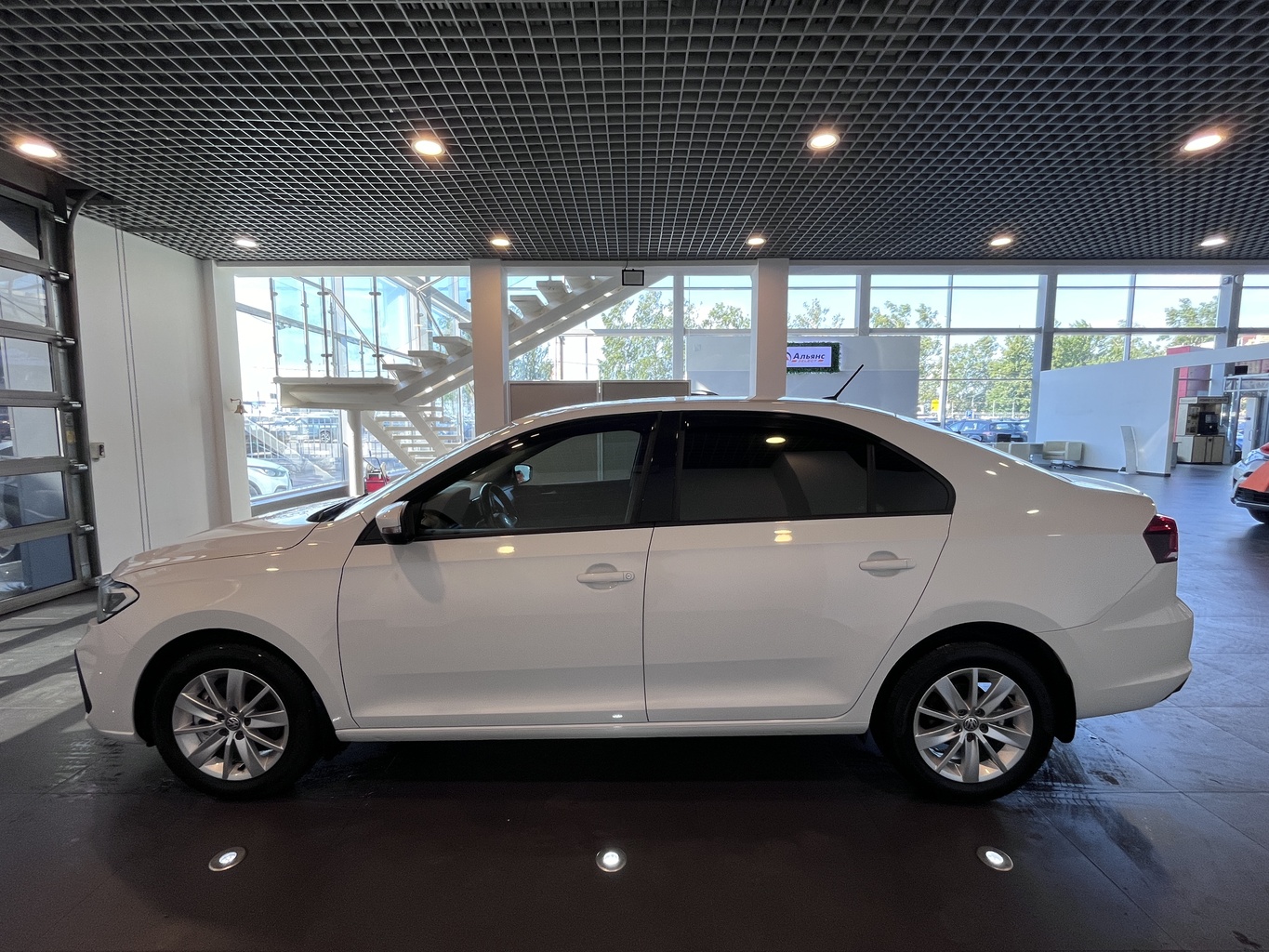 VOLKSWAGEN POLO