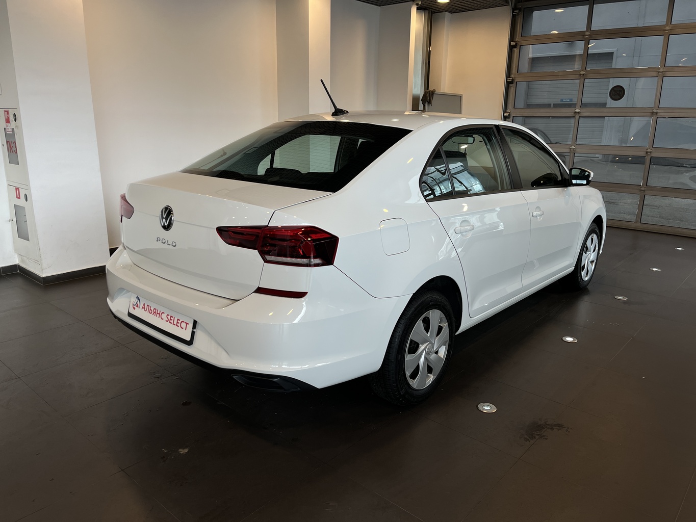 VOLKSWAGEN POLO