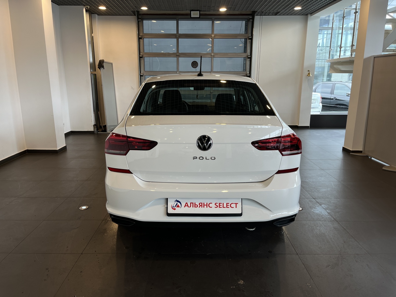 VOLKSWAGEN POLO