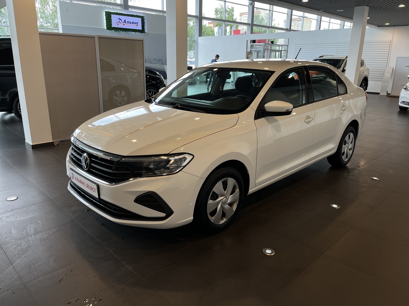 VOLKSWAGEN POLO