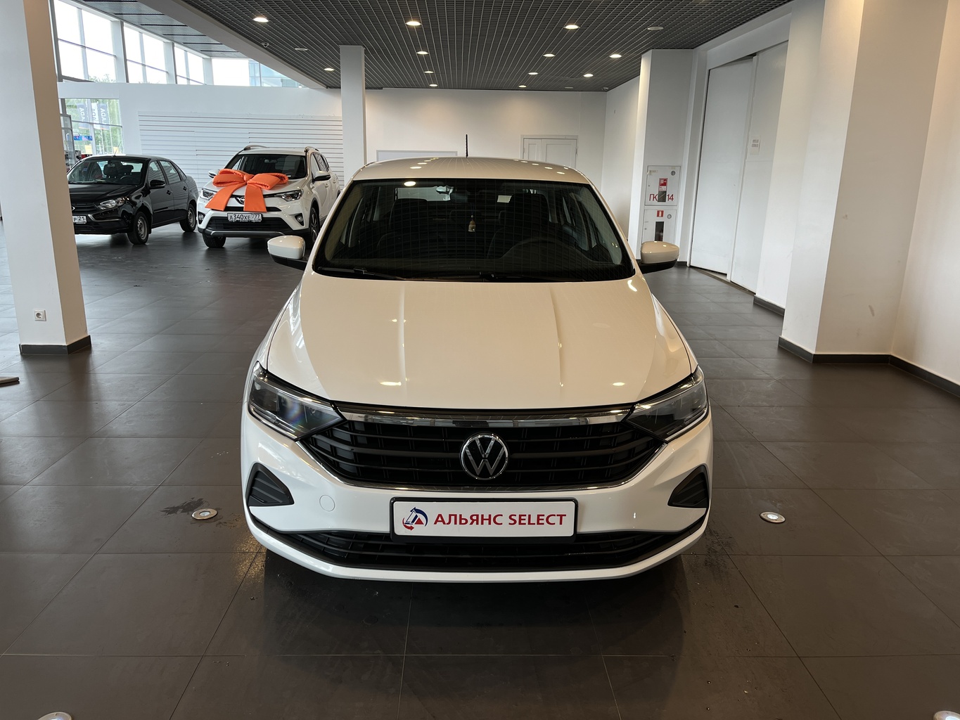 VOLKSWAGEN POLO