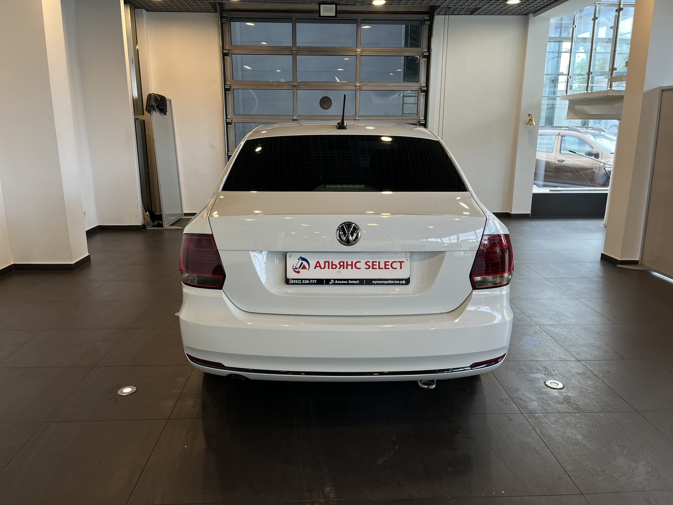 VOLKSWAGEN POLO