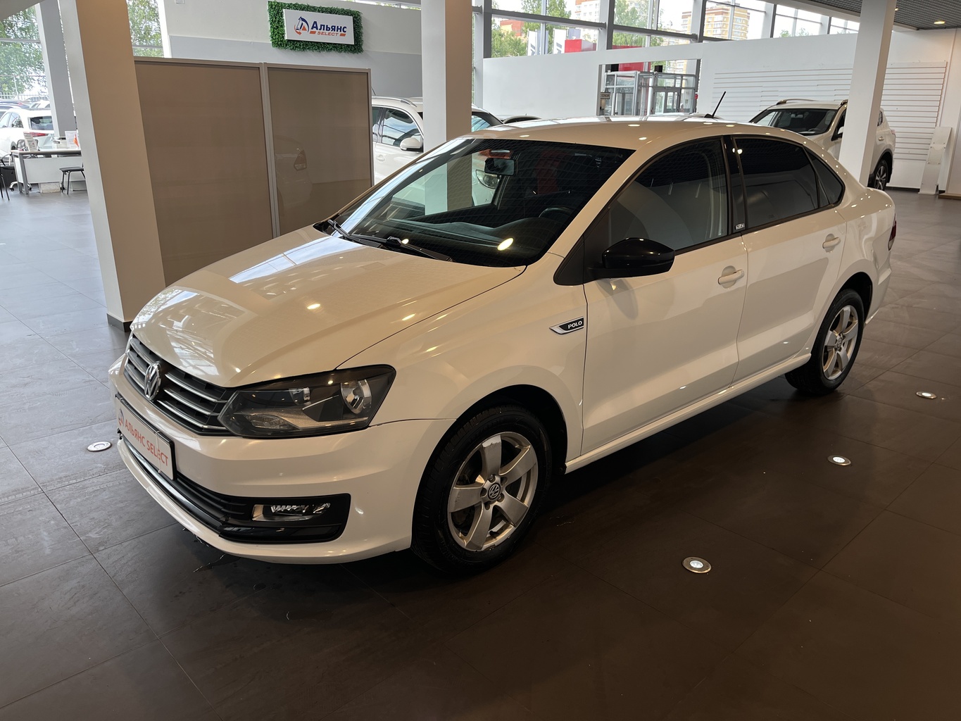 VOLKSWAGEN POLO