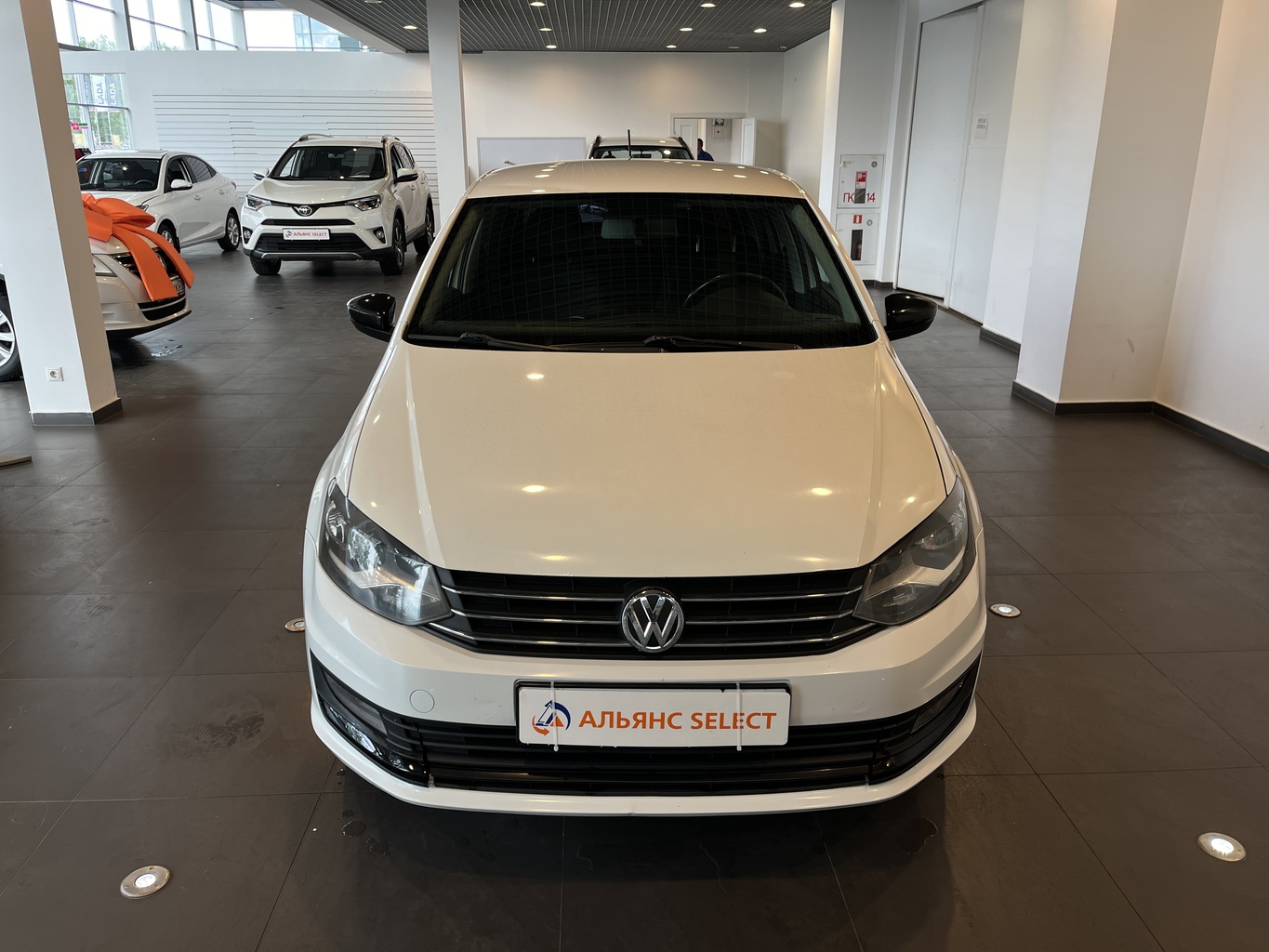 VOLKSWAGEN POLO