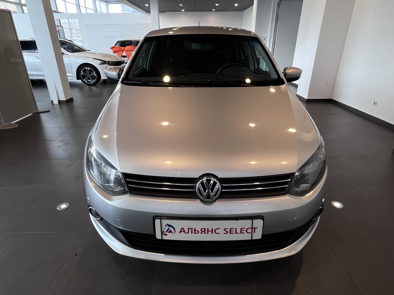 VOLKSWAGEN POLO