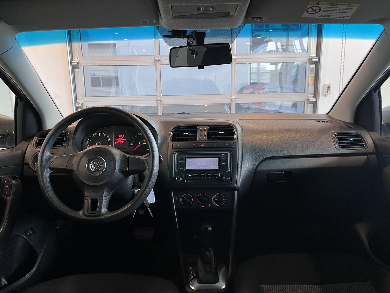 VOLKSWAGEN POLO