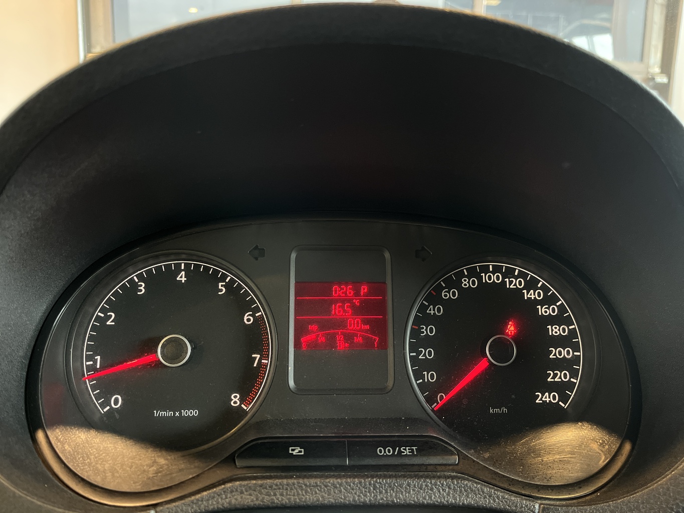 VOLKSWAGEN POLO