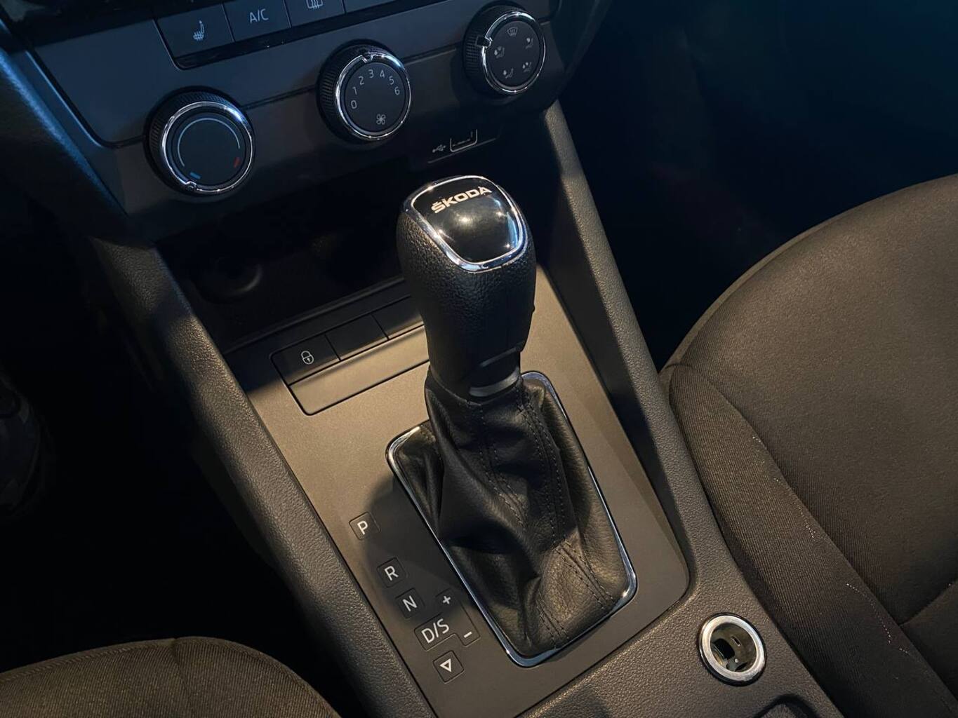SKODA OKTAVIA