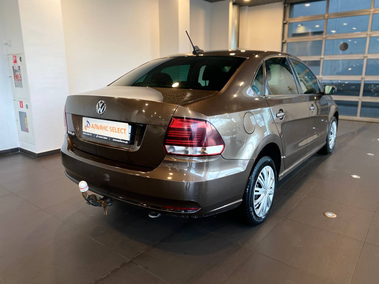 VOLKSWAGEN POLO