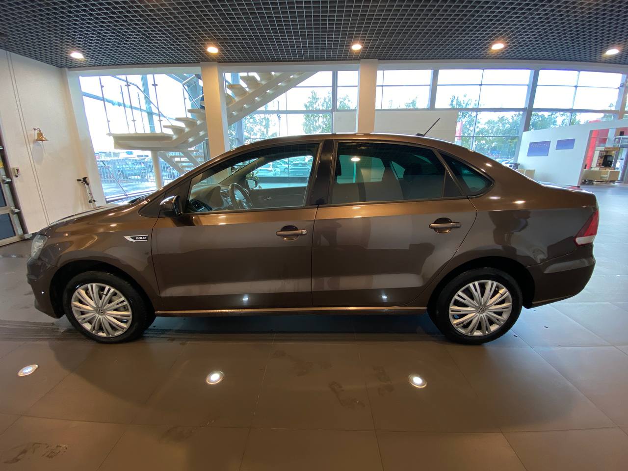 VOLKSWAGEN POLO