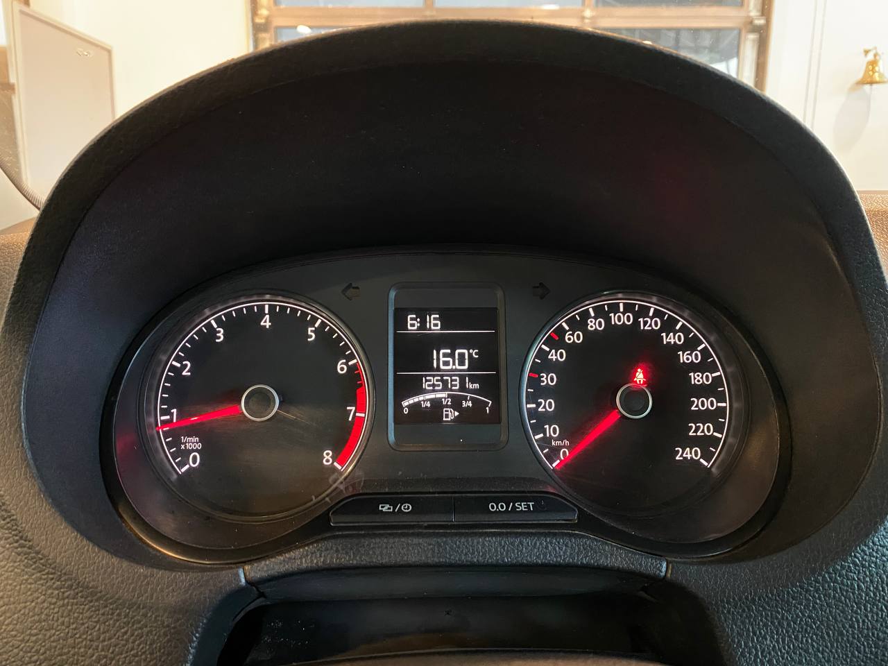 VOLKSWAGEN POLO