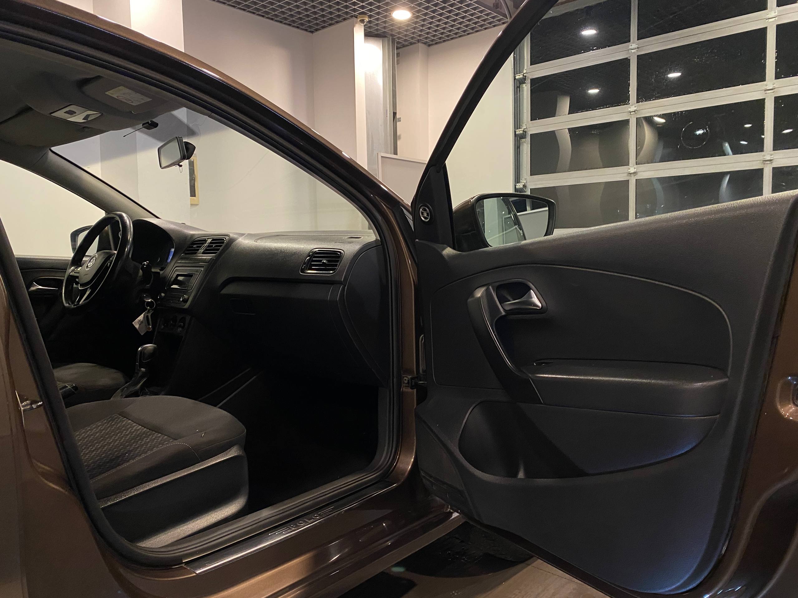 VOLKSWAGEN POLO (ХЭТЧБЕК)