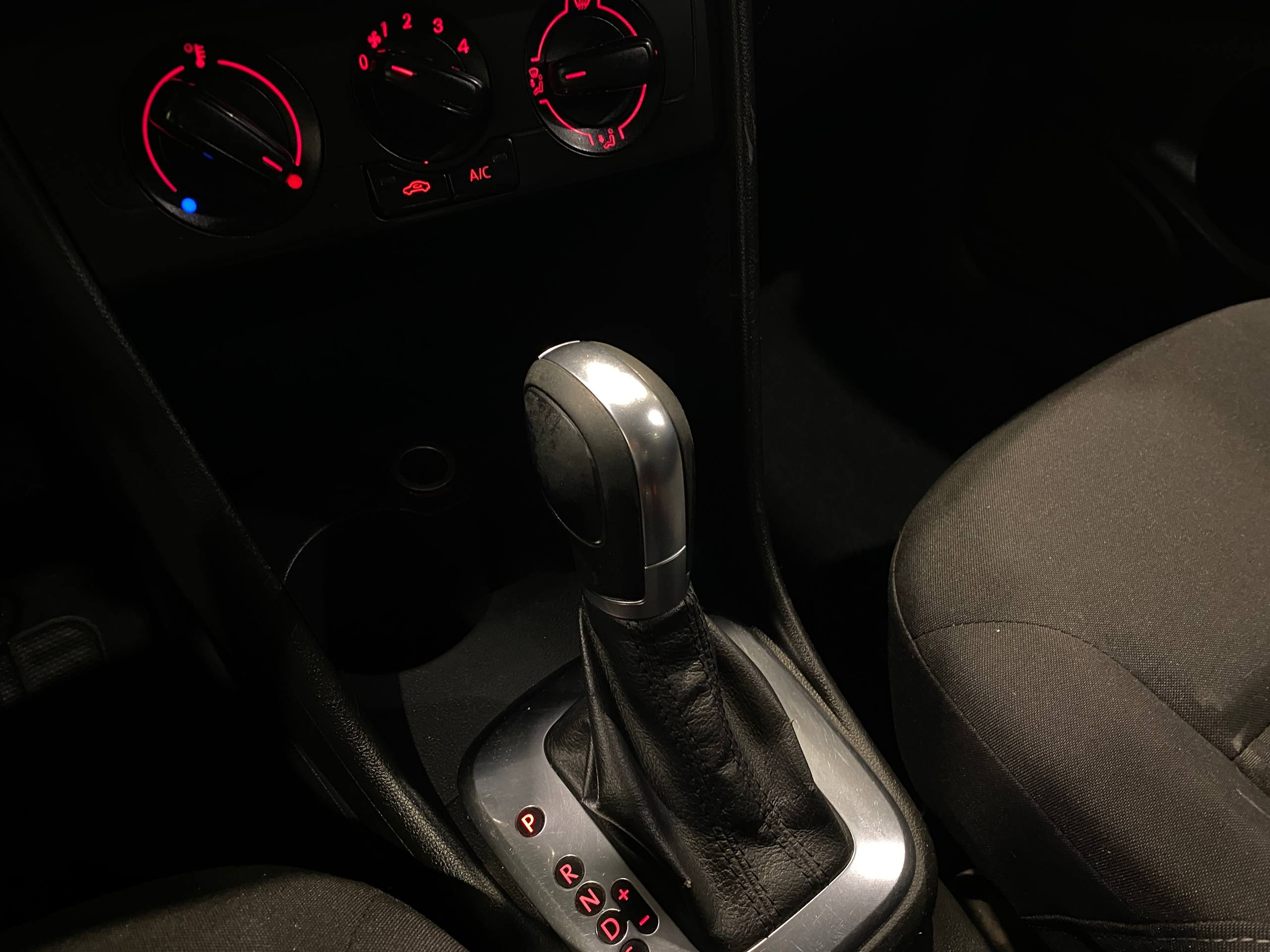 VOLKSWAGEN POLO (ХЭТЧБЕК)