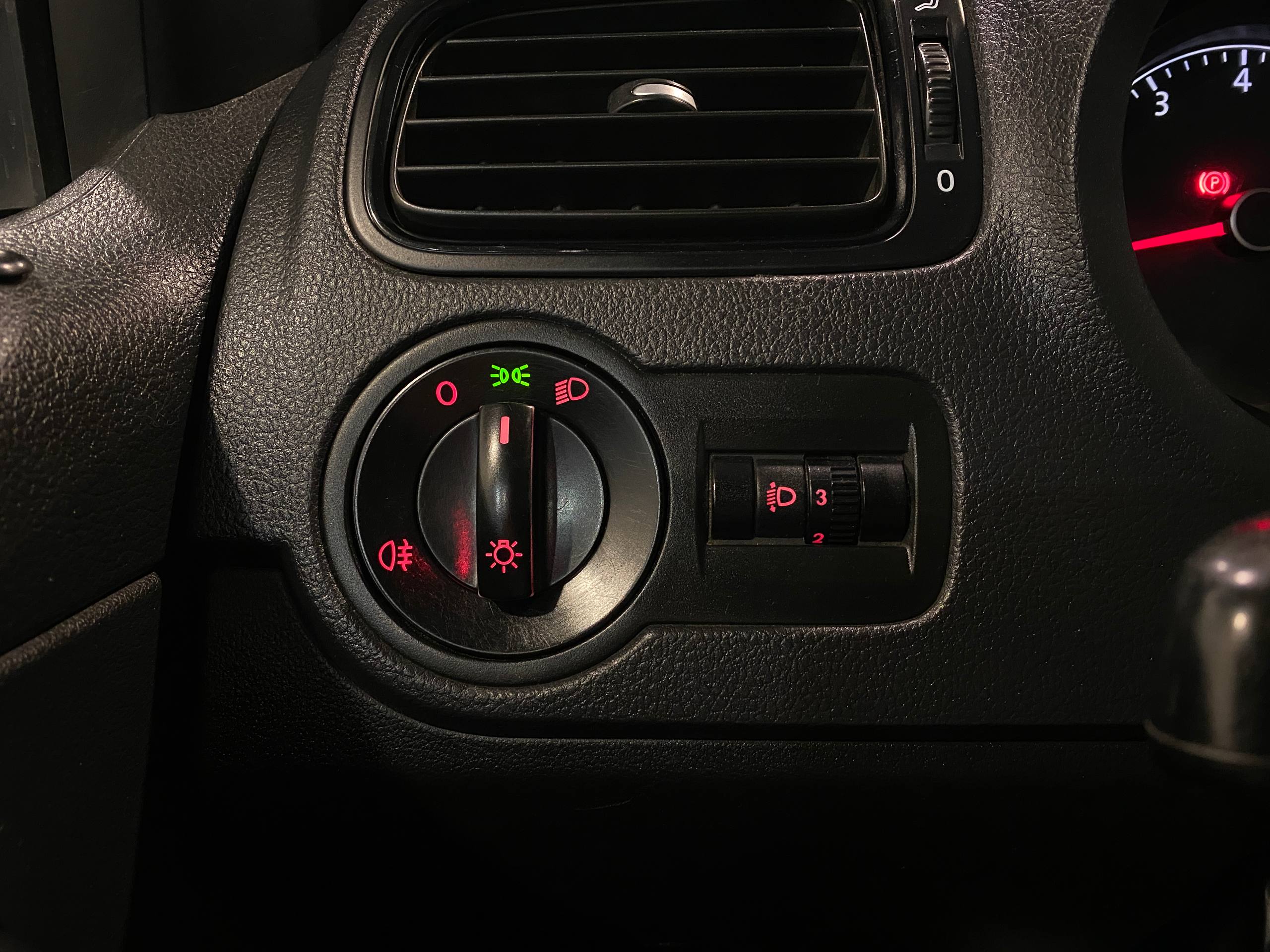 VOLKSWAGEN POLO (ХЭТЧБЕК)