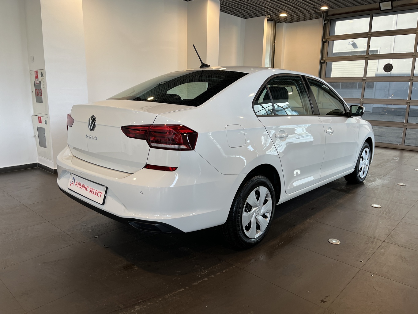 VOLKSWAGEN POLO