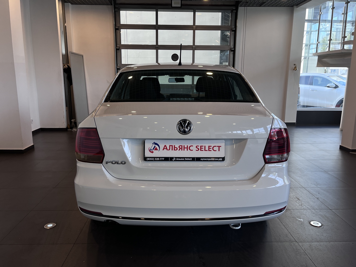 VOLKSWAGEN POLO