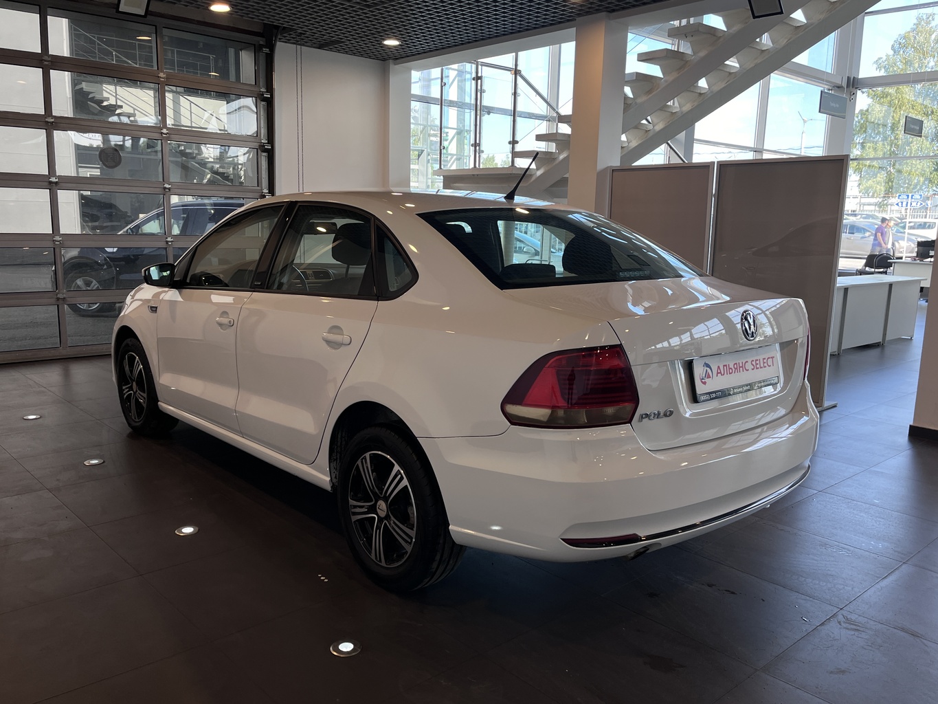 VOLKSWAGEN POLO