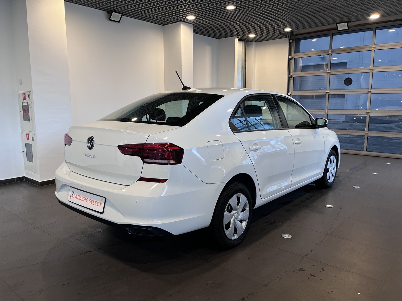 VOLKSWAGEN POLO