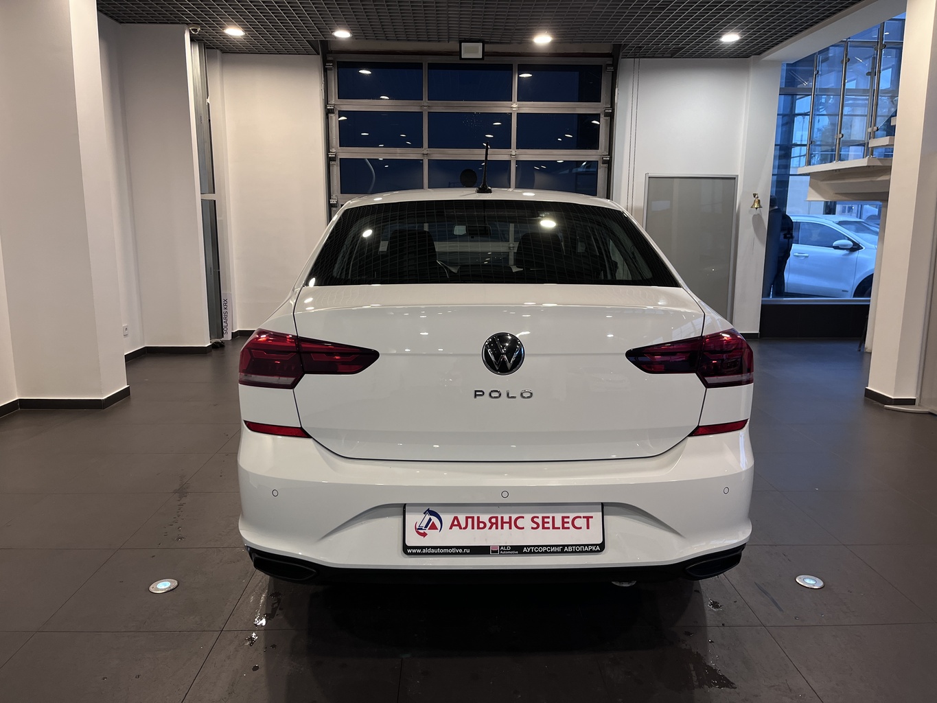 VOLKSWAGEN POLO