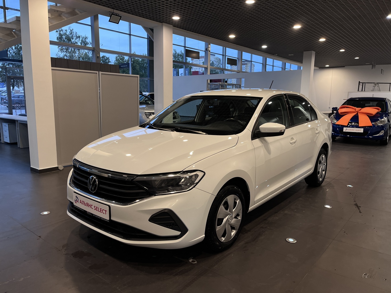VOLKSWAGEN POLO