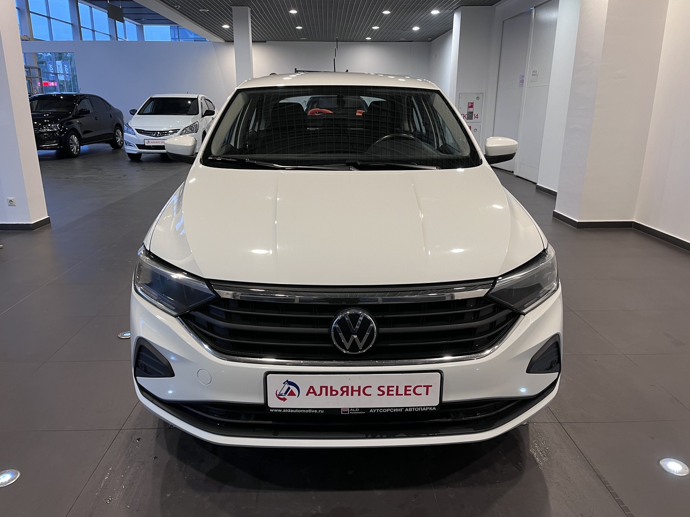 VOLKSWAGEN POLO