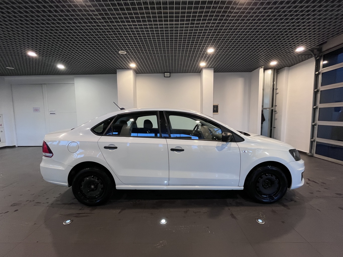 VOLKSWAGEN POLO
