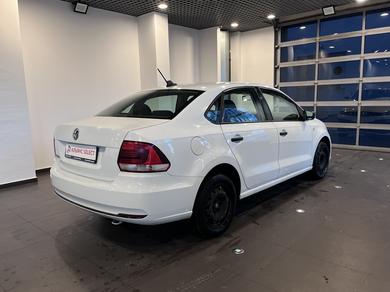 VOLKSWAGEN POLO