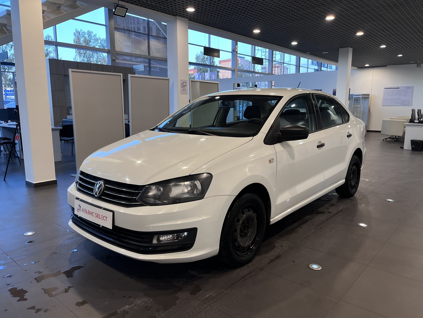 VOLKSWAGEN POLO