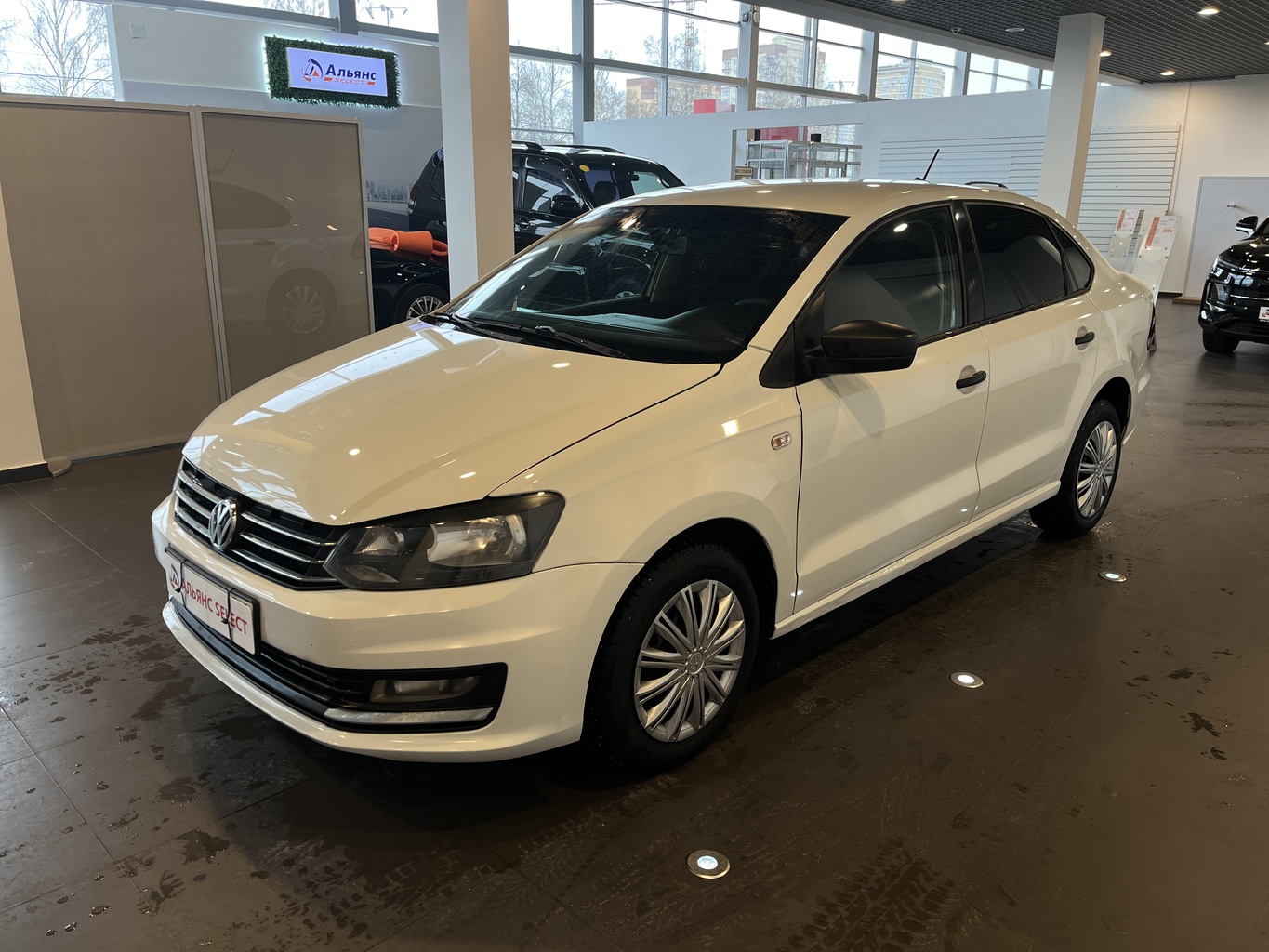 VOLKSWAGEN POLO