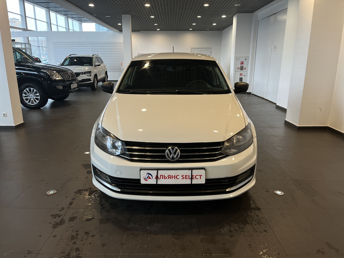 VOLKSWAGEN POLO
