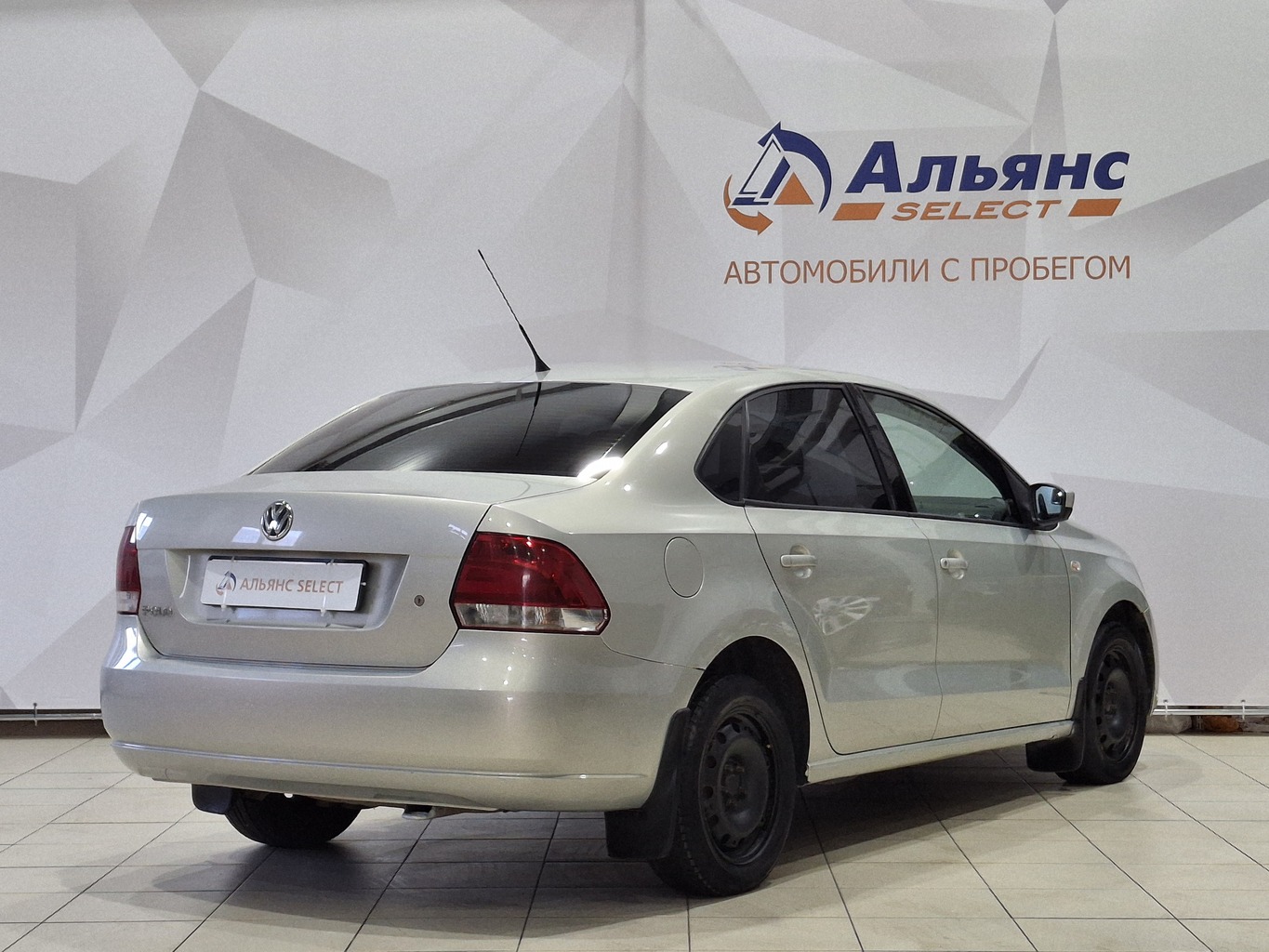 VOLKSWAGEN POLO