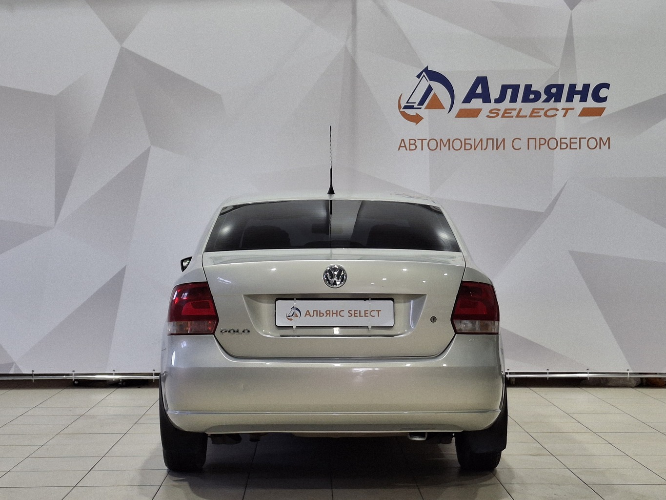 VOLKSWAGEN POLO