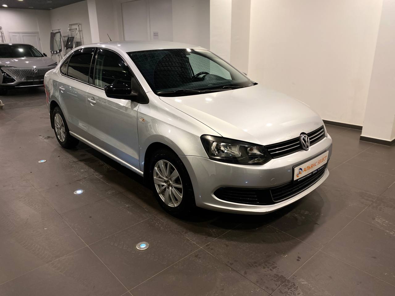 VOLKSWAGEN POLO