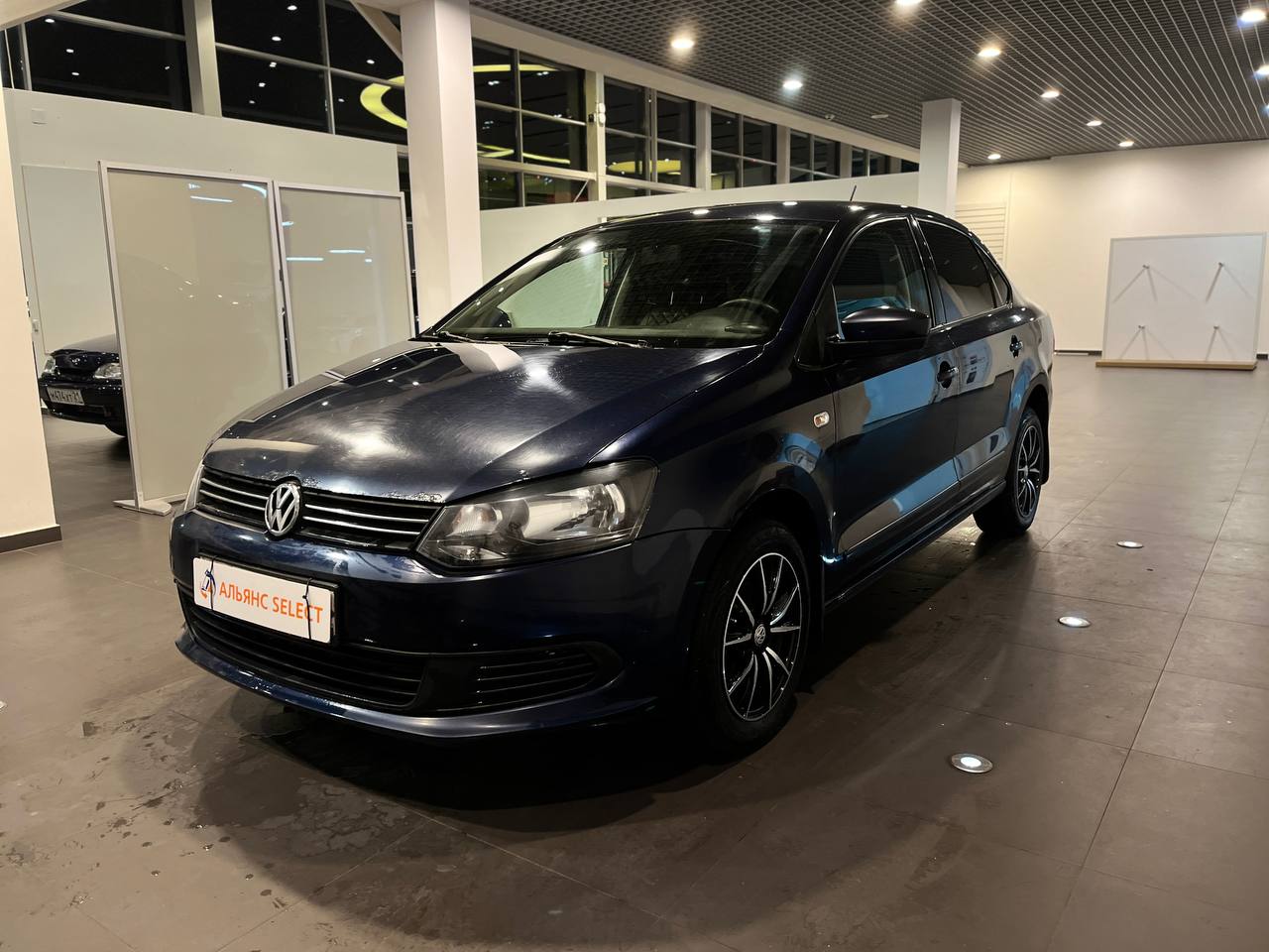 VOLKSWAGEN POLO