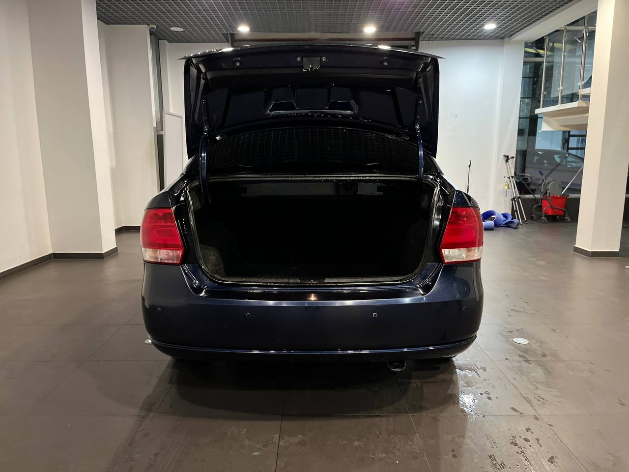 VOLKSWAGEN POLO