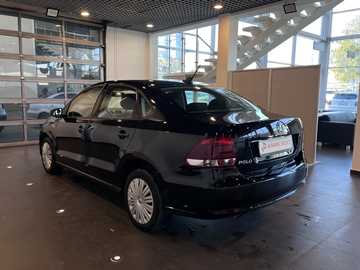 VOLKSWAGEN POLO
