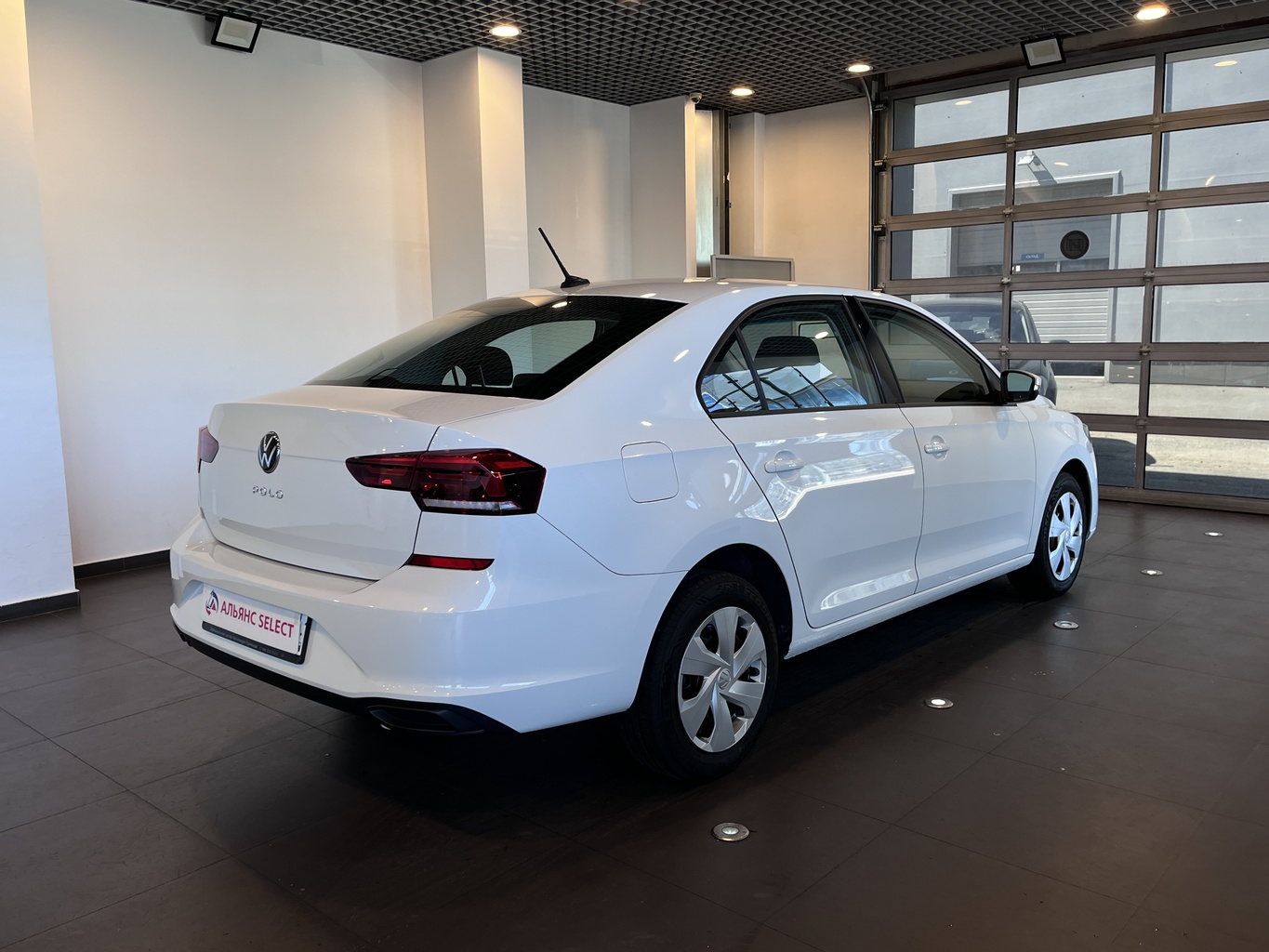 VOLKSWAGEN POLO
