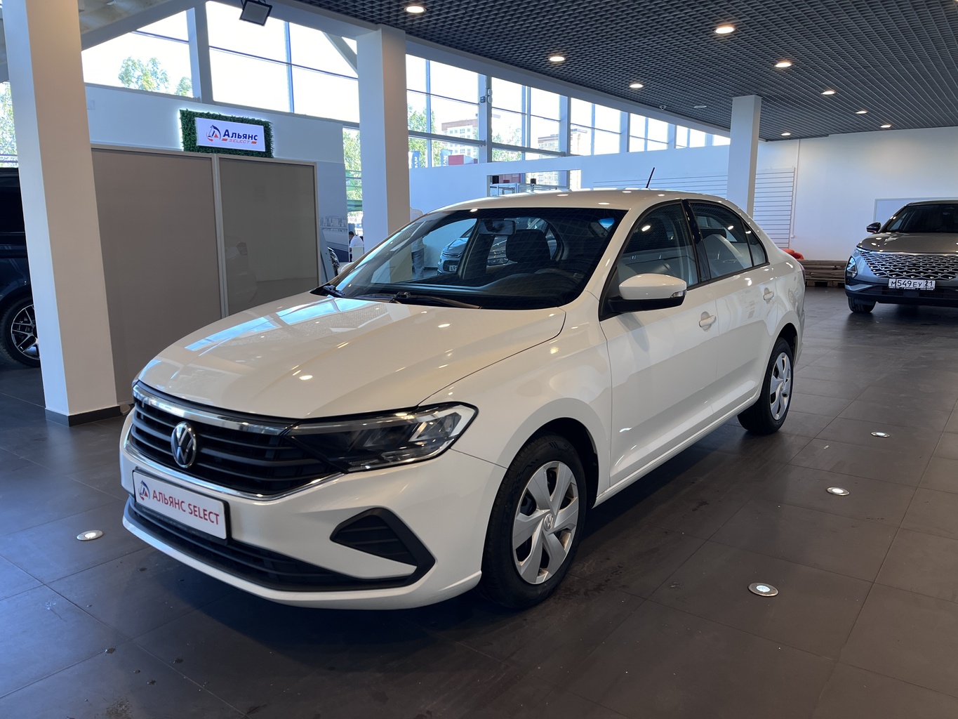 VOLKSWAGEN POLO
