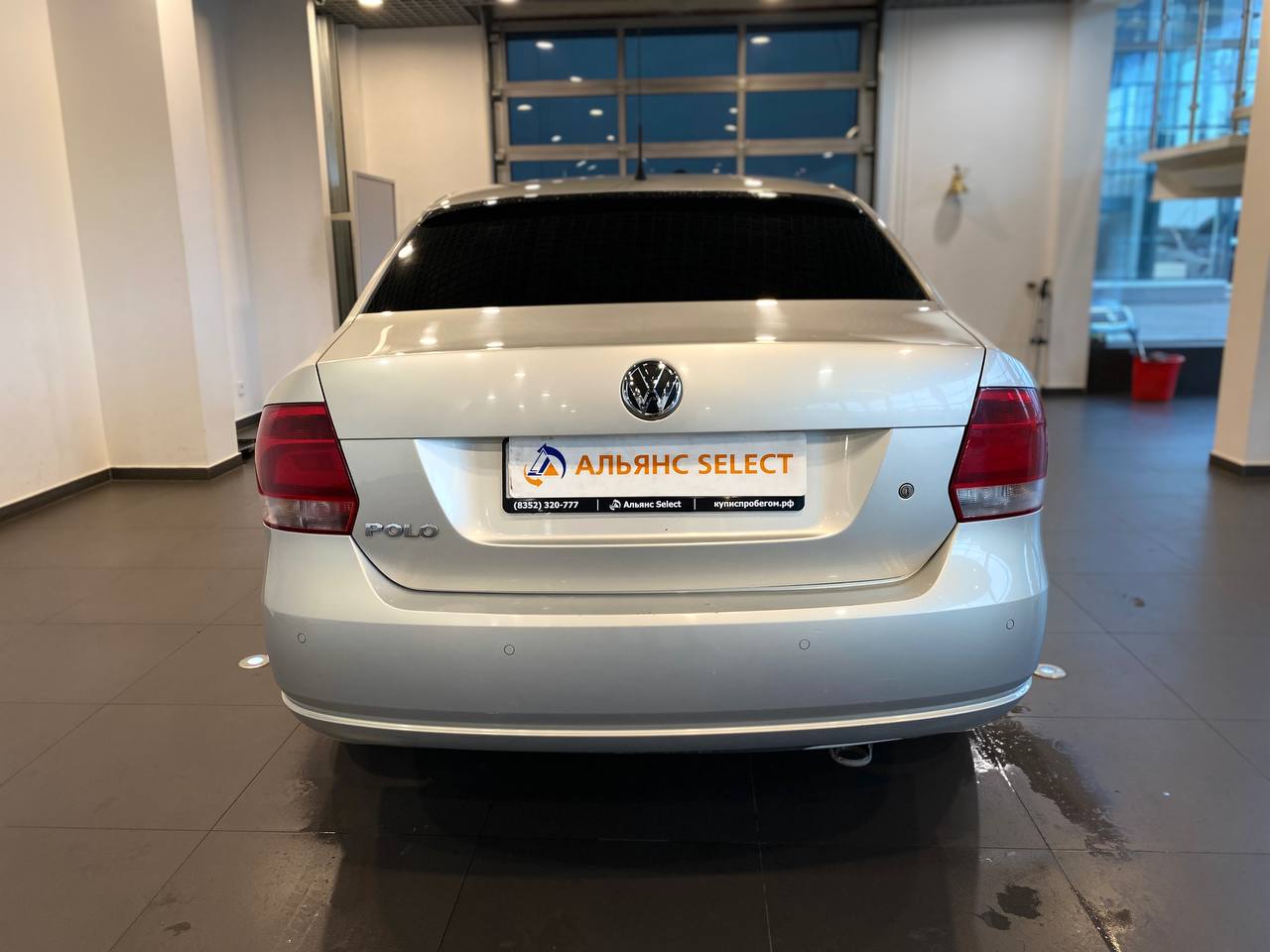 VOLKSWAGEN POLO