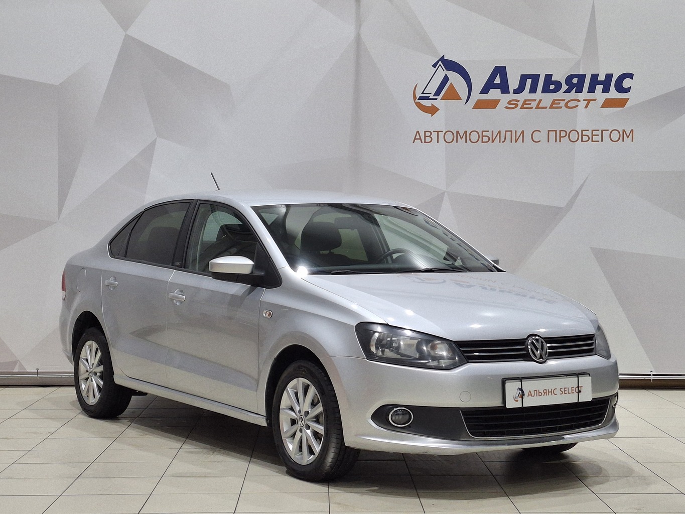 VOLKSWAGEN POLO