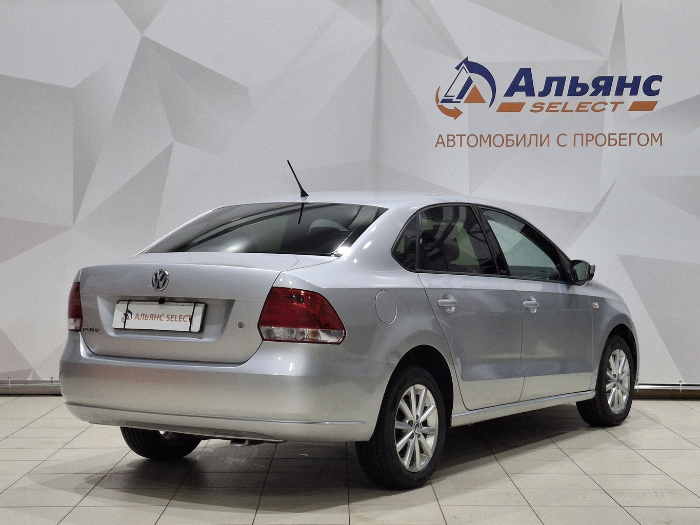 VOLKSWAGEN POLO